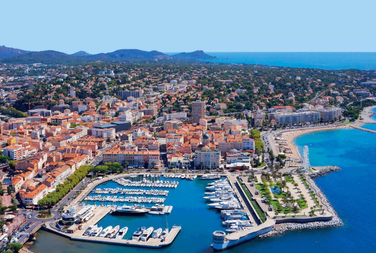 Oasis Des Grands Pins - Saint-Raphael - Residence Privee Avec Grande Piscine & Tennis Privee Dış mekan fotoğraf